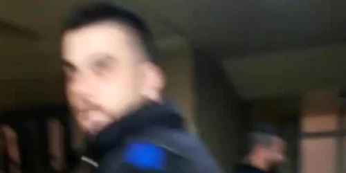 O tânără a fost agresată de un agent al echipei de intervenţie de la Spitalul Judeţean din Craiova