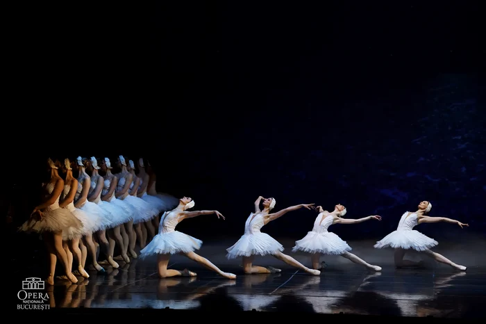 “Lacul Lebedelor” se joacă în premieră pe scena Sălii Palatului Sursa foto Opera Națională