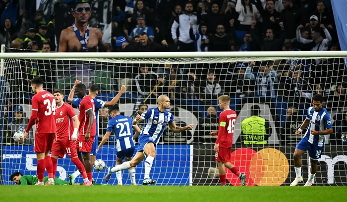 Pepe (centru) scrie istorie în Liga Campionilor (FOTO: Getty Images)