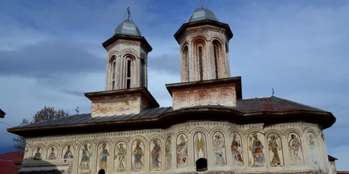 Biserica Urşani - Horezu din Vâlcea - locul unde se află mormântul marelui om de stat I G Duca fost premier al României asasinat de legionari Foto Adevărul - credit Florin Epure