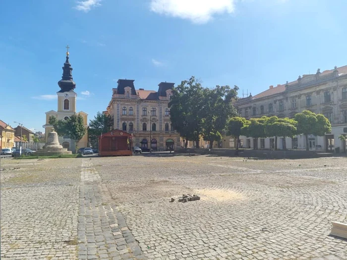 Centrul zonei istorice Traian a fost eliberat de căsuţele din lemn FOTO Liviu Cocean