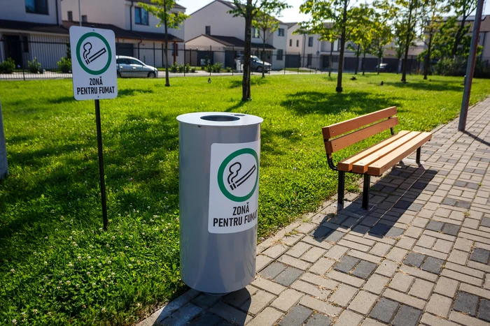 Loca indicat pentru fumători în Cluj-Napoca. Foto: Primpria municipiului Cluj-Napoca. 