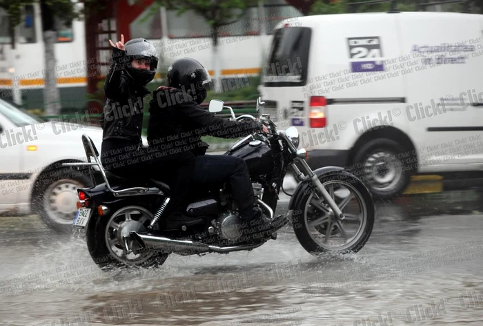 Bucureştiul inundat după furtuna de duminică, 4 mai. (Foto: Sever Gheorghe)