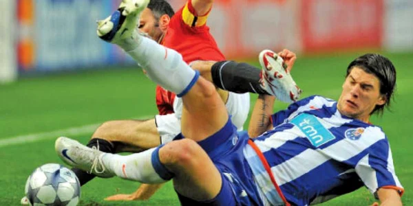 Săpunaru riscă să rateze şapte meciuri ale lui Porto 