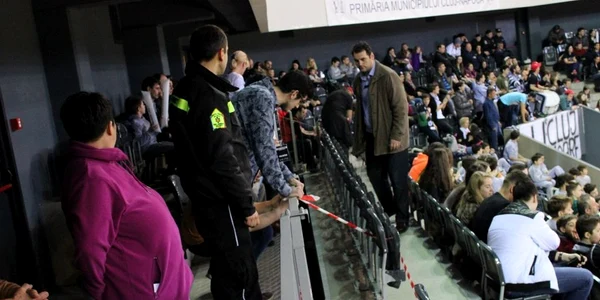 Copil cazut Polivalenta Cluj incident