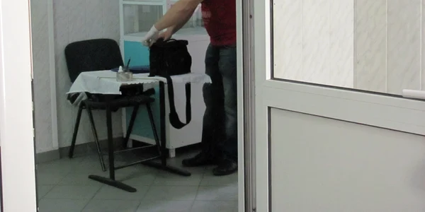 Poliţiştii au luat amprente de la faţa locului