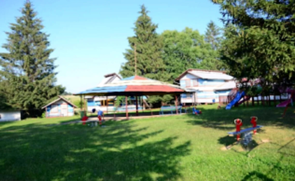 Tabăra este amplasată în mijlocul naturii FOTO djstsalaj.ro