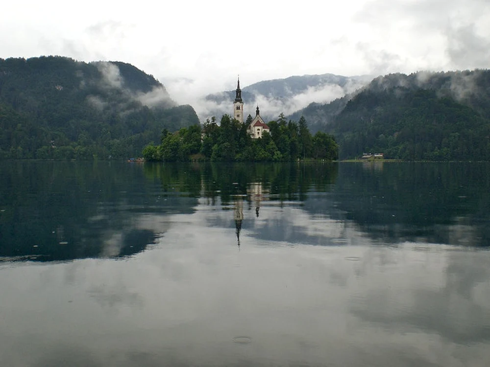 Bled este singura insulă naturală a Sloveniei FOTO Flickr