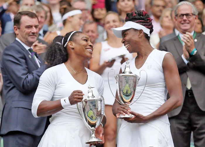 La trei ore după succesul de la  simplu, Serena s-a impus şi la  dublu, alături de sora Venus