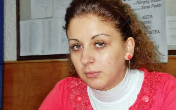 Cătălina Bleja, învăţător suplinitor, a renunţat la concediul postnatal pentru copiii ei din clasa a IV-a