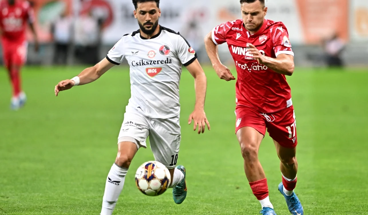 Dennis Politic (dreapta), salvatorul lui Dinamo (FOTO: Sportpictures)