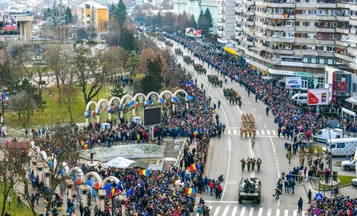Militarii vor defila pe Bulevadul 1 Decembrie 1918 din Alba Iulia