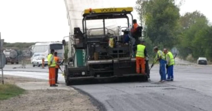 Drumul judeţean Borleşti-Tazlău trebuie finalizat într-un an şi jumătate