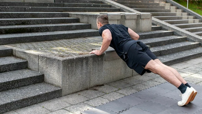 Un bărbat a făcut 100 de flotări zilnic, timp de un an.