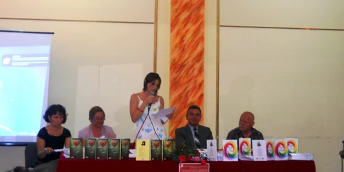 Bianca Dan şi Petru Făgăraş şi-au lansat volumele de poezie.