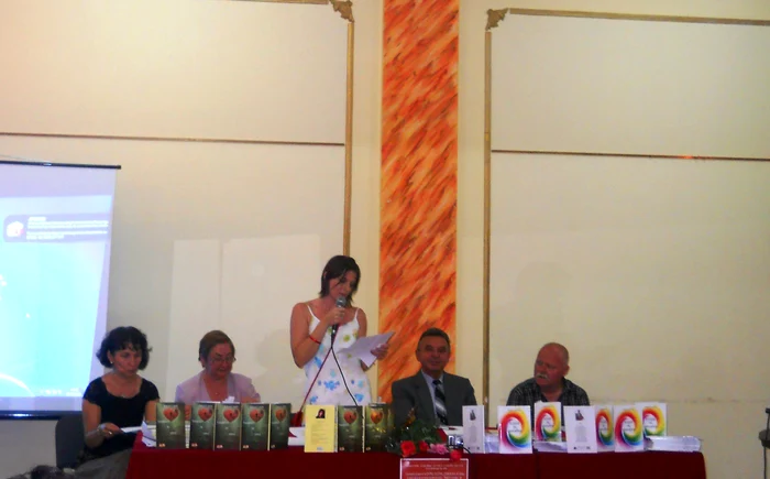 Bianca Dan şi Petru Făgăraş şi-au lansat volumele de poezie.