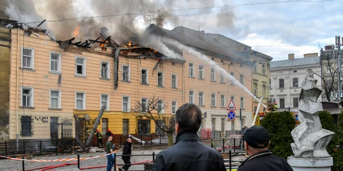 Rusia a bombardat in plină zi centrul istoric al Liovului FOTO EPA EFE jpg