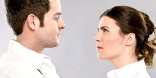 Motive pentru care El şi Ea mint