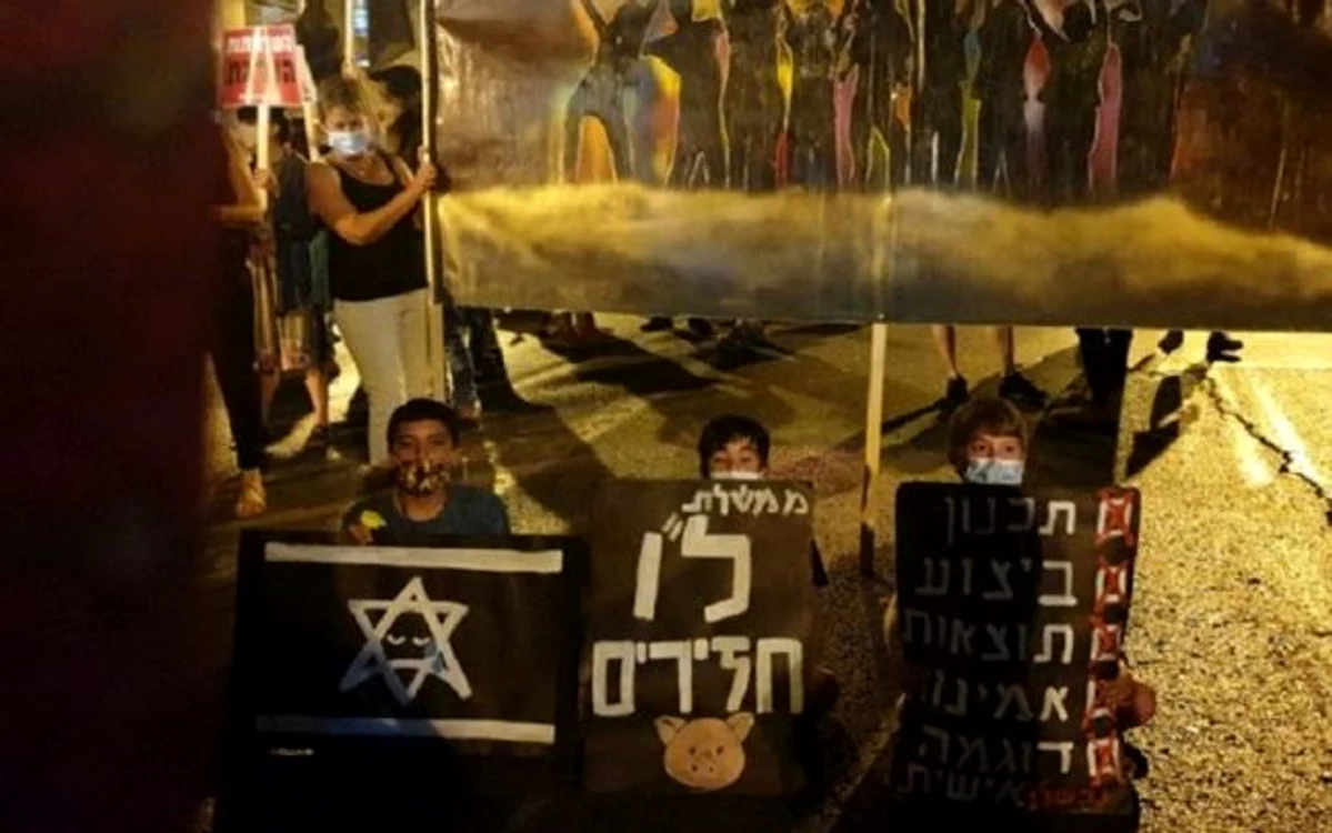 Proteste la poarta premierului israelian benjamin Netanyahu