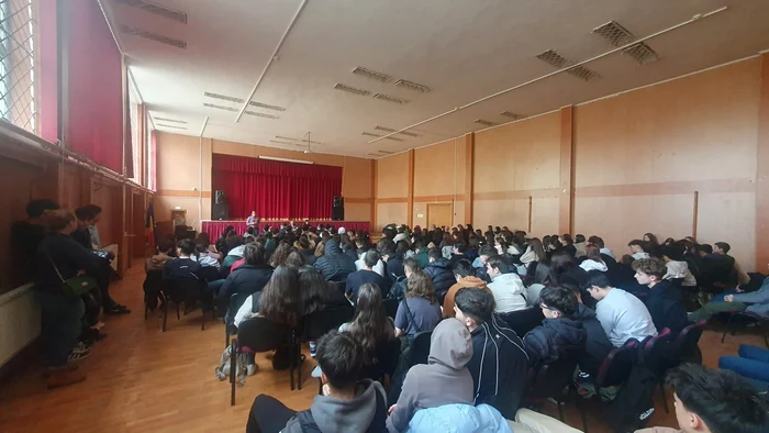 2 procurori (DIICOT si Tribunalul Bucuresti) si un judecator la Liceul C.A. Rosetti – dec 2024