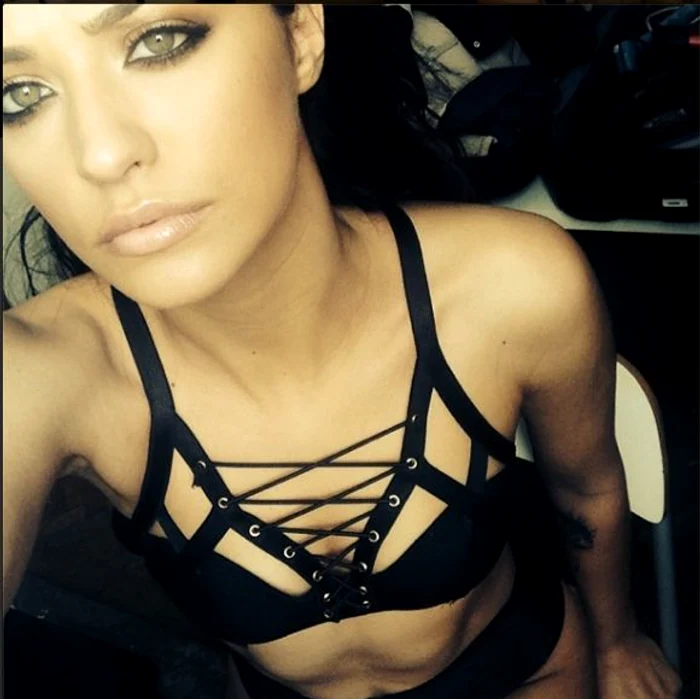 Cele mai sexy apariţii ale Antoniei: selfie-uri incendiare