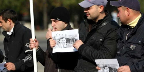 EDUARD BÂZGU Tinerii din Chişinău au protestat contra fărădelegilor comise de Petru Jitaru 