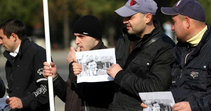 EDUARD BÂZGU Tinerii din Chişinău au protestat contra fărădelegilor comise de Petru Jitaru 