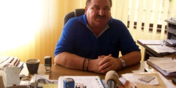 Fostul primar al comunei Malu Mare este acuzat că a sechestrat trei persoane în campania electorală din 2012