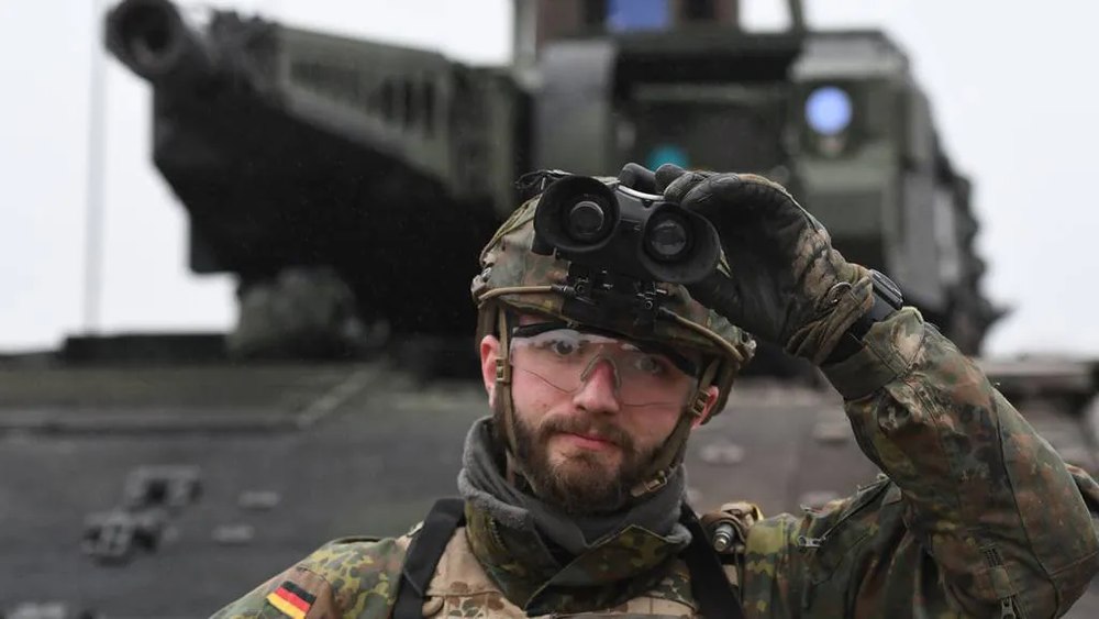 Olaf Scholz, cancelarul Germaniei: „Să abandonăm producția manufacturieră și să ne orientăm înspre producția la scară largă de armament!”