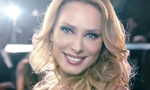 iulia vantur jpeg