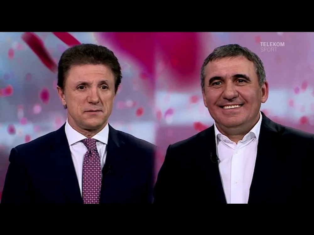 Gică Popescu (stânga) şi Gică Hagi, doi foşti jucători cu un total de 239 de selecţii în echipa naţională
