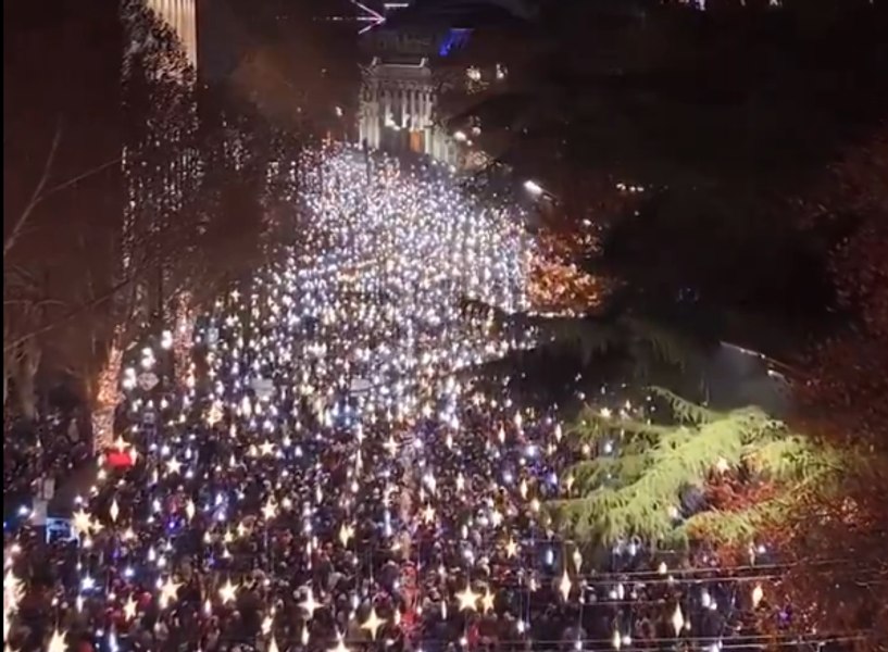 Proteste masive în Georgia. Mii de oameni au ieșit în stradă de Crăciunul ortodox