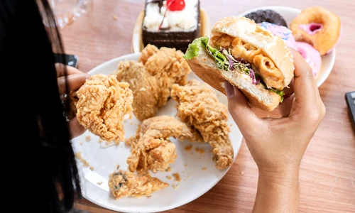 Fast food Shutterstock 1920x1080 (1) png