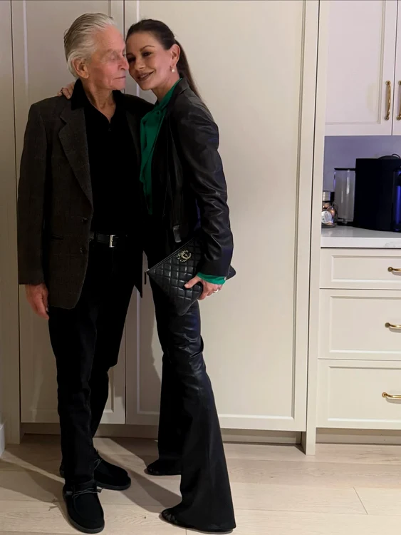 Catherine Zeta Jones și Michael Doglas, Instagram (1) jpg