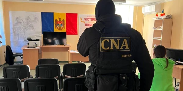 Perchezitii Blocul Victorie FOTO Cna md jpg
