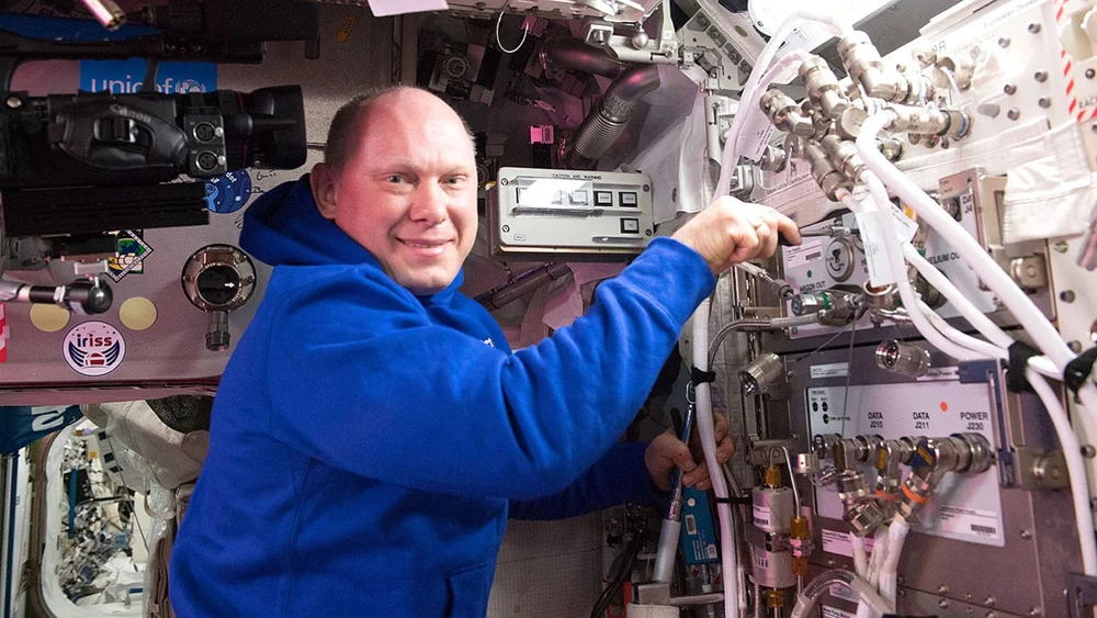 Cosmonaut rus retras din echipajul Crew-12 al SpaceX pe fondul unor suspiciuni privind scurgerea de date