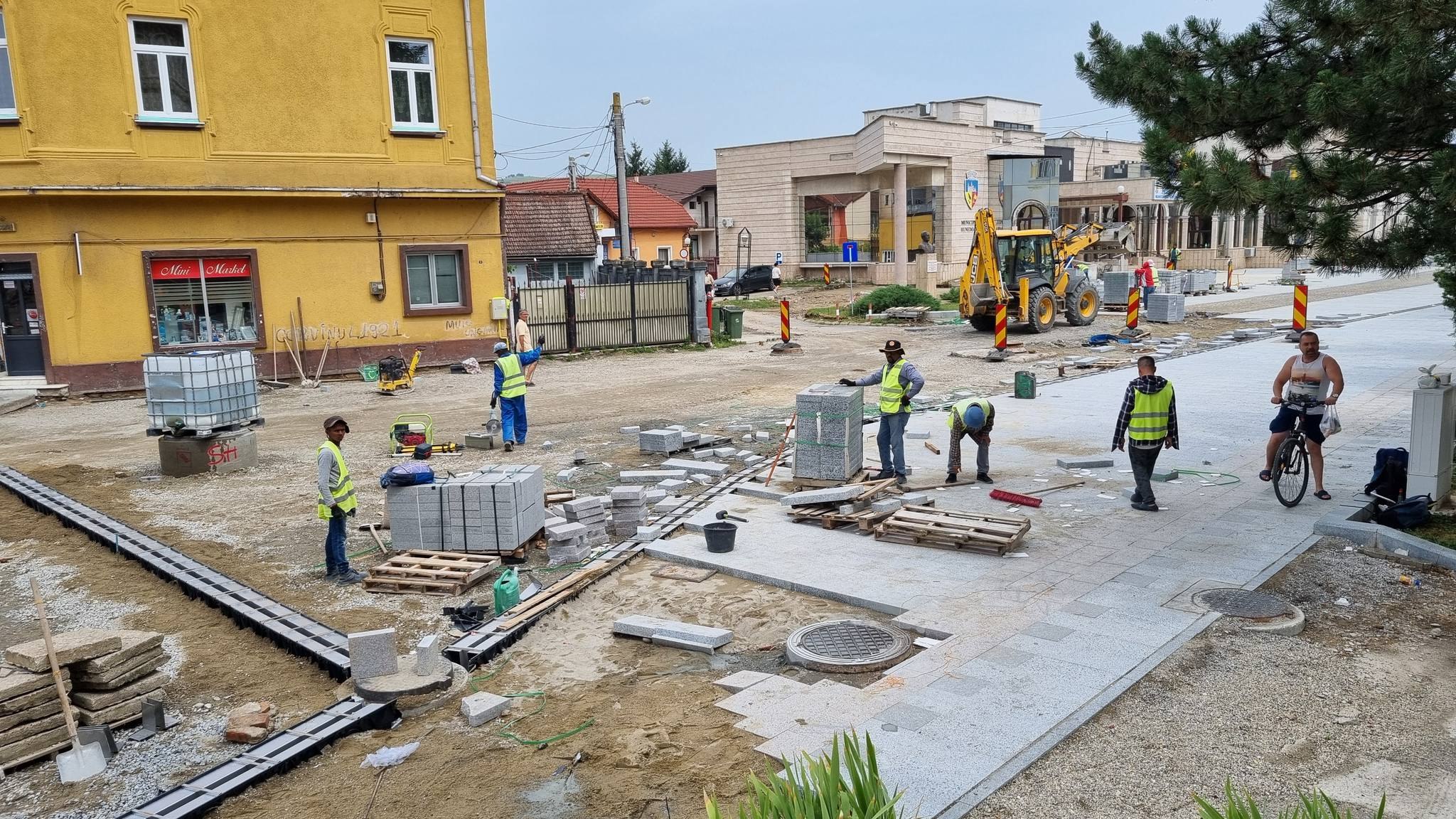 Schimbarea unui vechi oraș metalurgic, cămin pentru pensionari, devine multicultural.