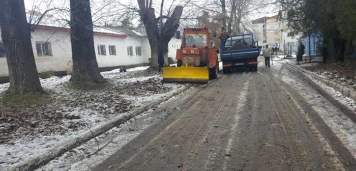 Asfaltare pe zăpadă la Sud