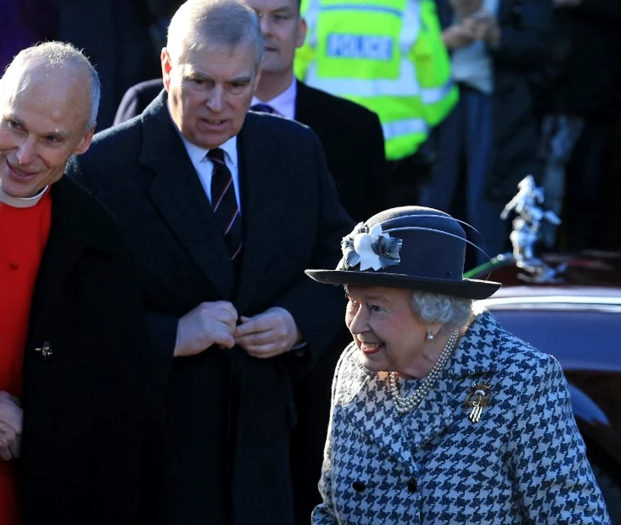 Regina Elisabeta ar vrea să îl ajute financiar pe Andrew foto: AFP