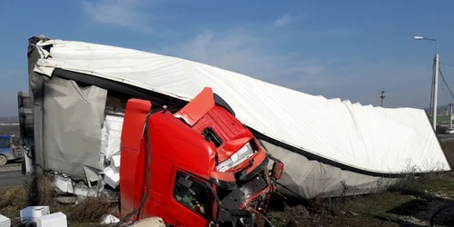 tir răsturnat severin 