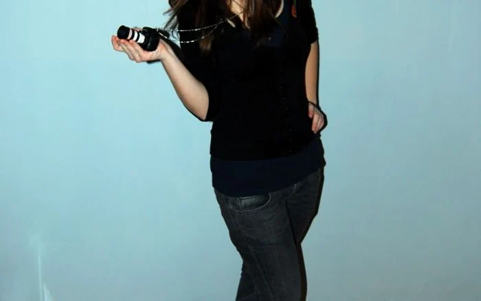 Dorinţa de a crea unic a determinat-o pe tânăra de 18 ani să îşi confecţioneze singură bijuterii