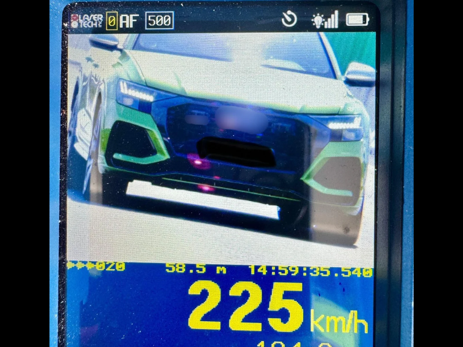 Tânăr prins cu 225 km/h pe un drum de lângă Oradea. Cât timp rămâne fără permis