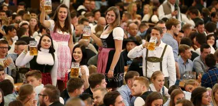 În Germania se desfăşoară de câteva zile festivalul berii, Oktoberfest