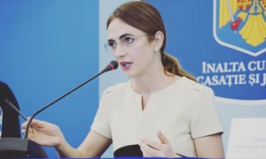 Lia Savonea facebook jpg