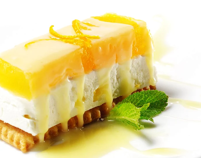 prajitura cu lamaie si crema de ananas jpeg