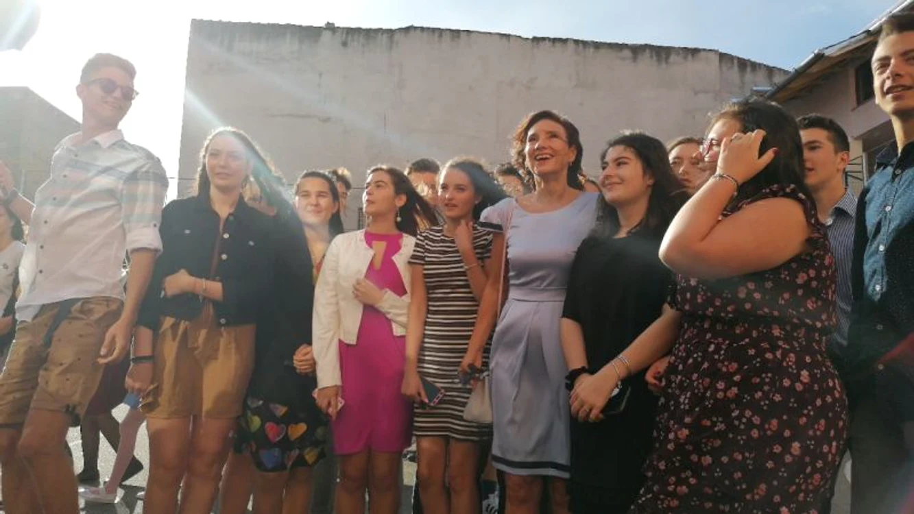 Carmen Iohannis a dezvăluit că le-a dus dorul elevilor ei 