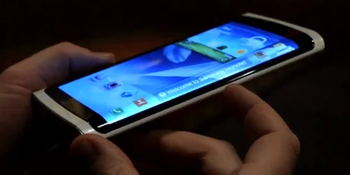 ecran curbat samsung foto gizmolead.com