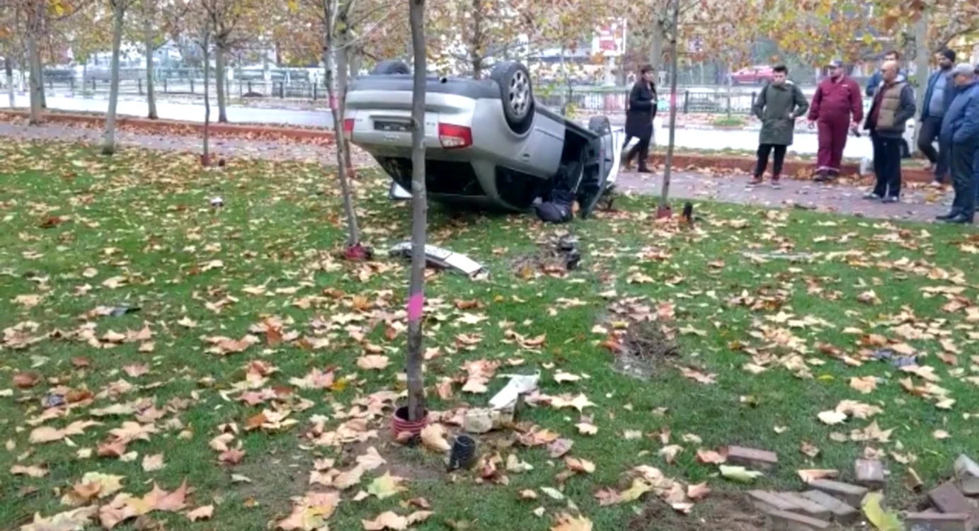 Autoturismul a fost găsit răsturnat (observatortv_ro)