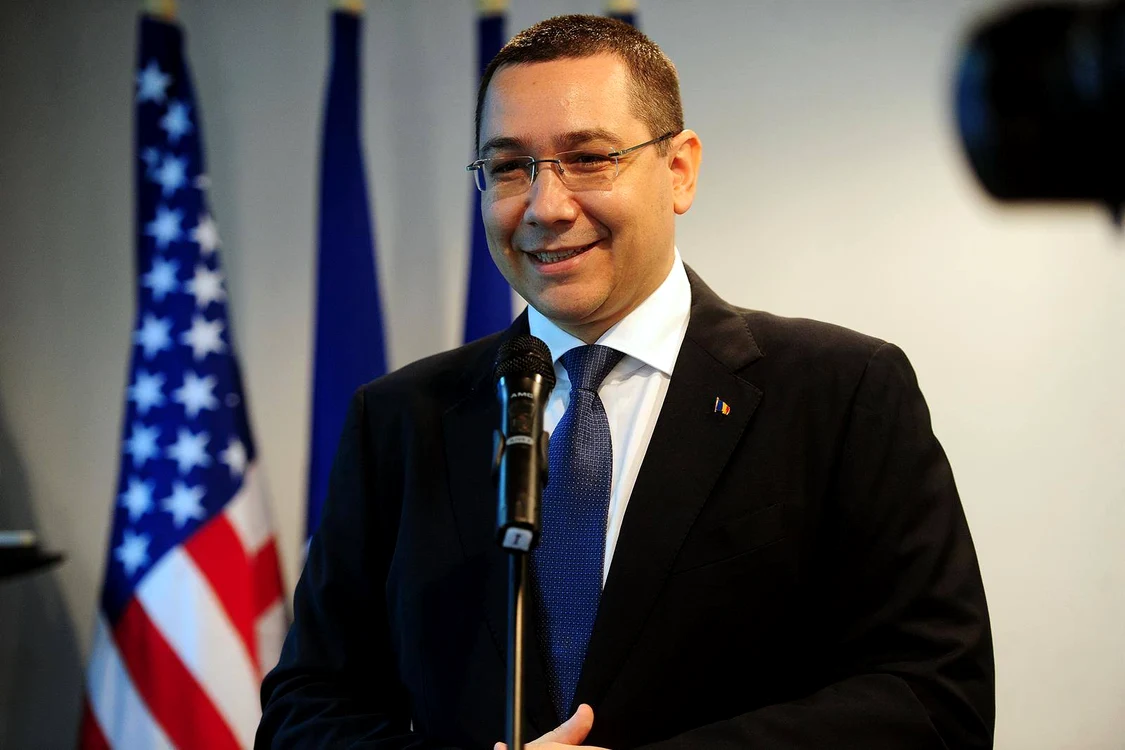 
    Victor Ponta nu va demisiona din funcţia de prim-ministru, dar va lipsi 3 zile din ţarăFoto: arhiva personală  