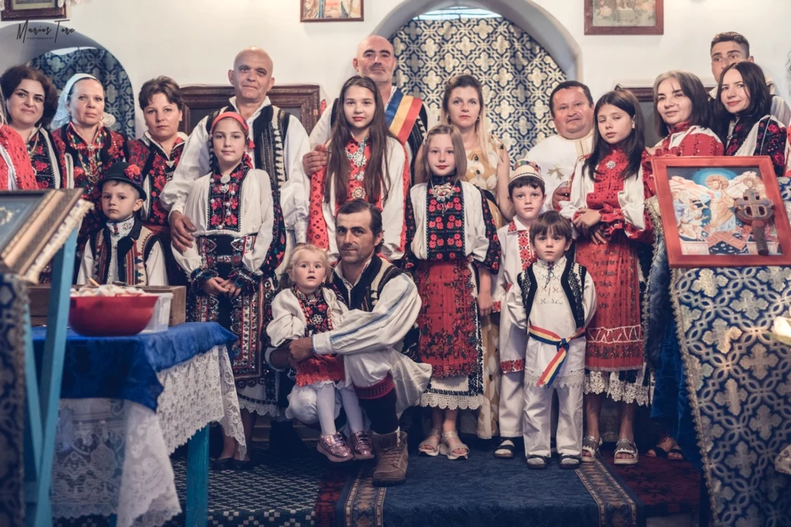 Localnici din Ţinutul Pădurenilor. FOTO: Marius Turc.